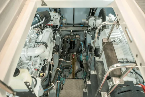 Carver 52 Command Bridge image