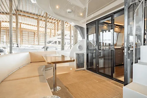 Carver 52 Command Bridge image