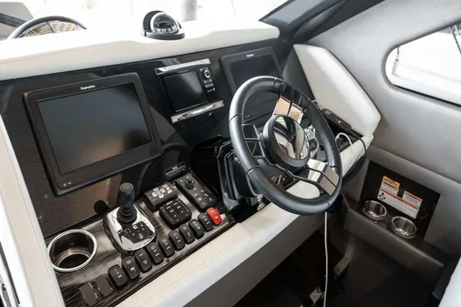 Carver 52 Command Bridge image