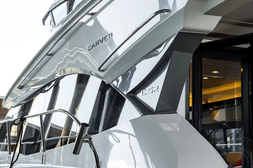 Carver 52 Command Bridge image