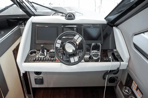 Carver 52 Command Bridge image