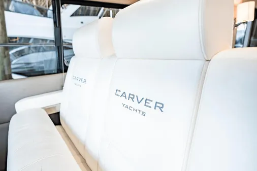 Carver 52 Command Bridge image
