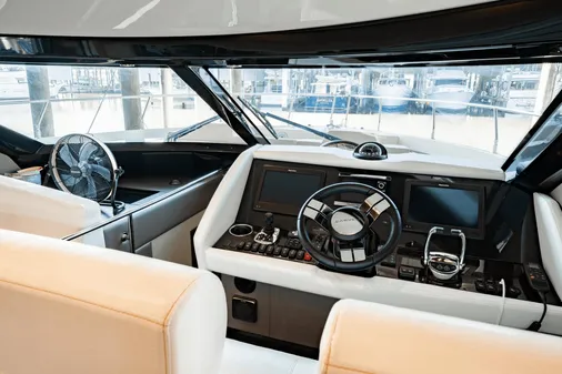 Carver 52 Command Bridge image