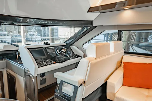 Carver 52 Command Bridge image