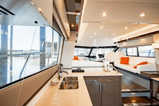 Carver 52 Command Bridge image