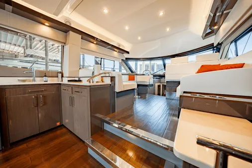 Carver 52 Command Bridge image