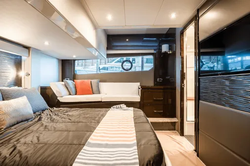 Carver 52 Command Bridge image