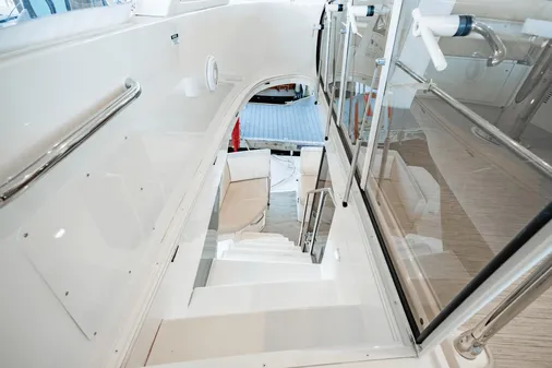 Carver 52 Command Bridge image