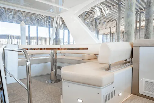 Carver 52 Command Bridge image