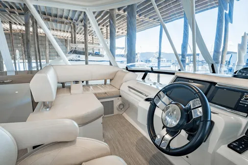 Carver 52 Command Bridge image