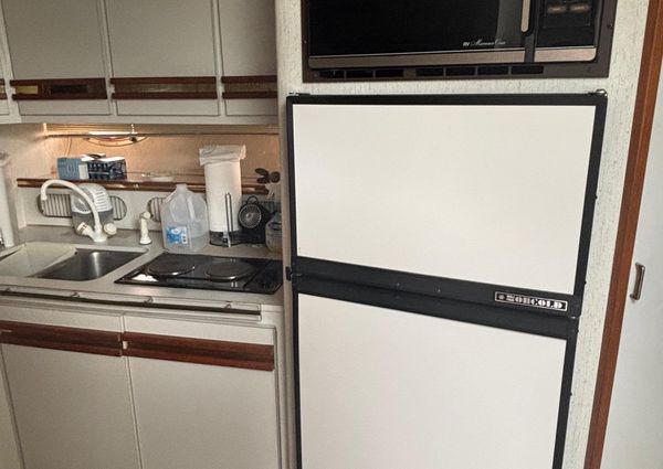 Cruisers 3670-ESPIRIT image