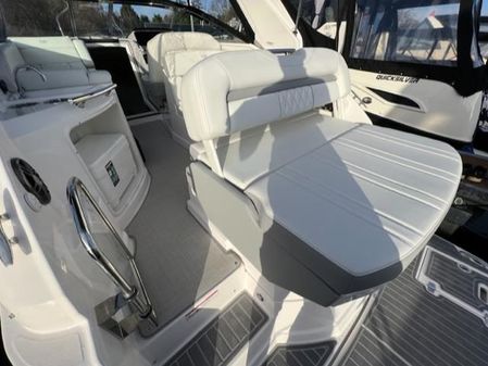 Regal 28 Express image