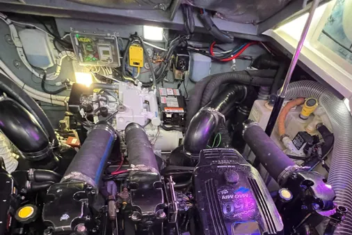 Sea Ray 320 Sundancer image