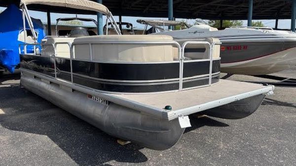 Misty Harbor Explorer 2080CR 