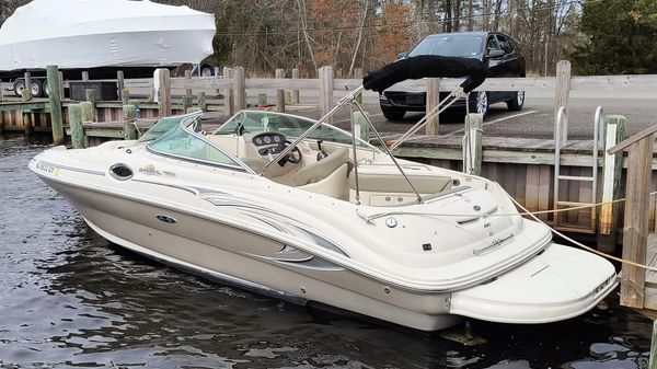 Sea Ray 240 Sundeck 