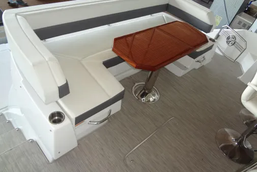 Cruisers Yachts 50 Cantius image