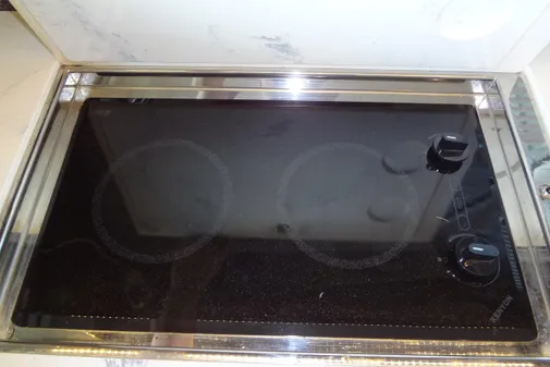 Cruisers Yachts 50 Cantius image