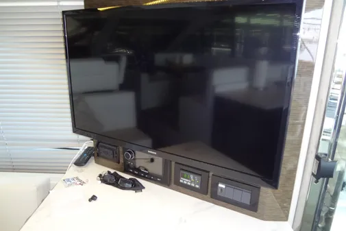 Cruisers Yachts 50 Cantius image