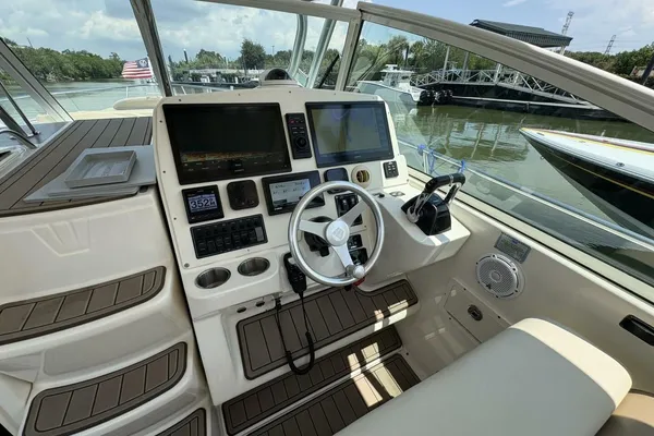 Wellcraft 340 Coastal image