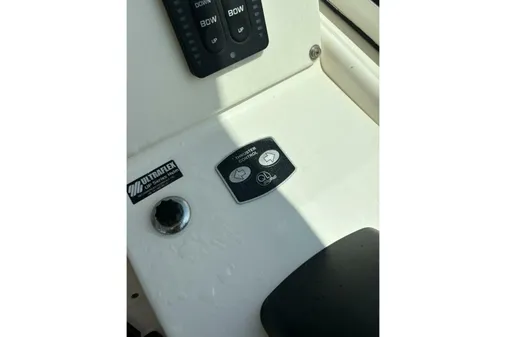 Wellcraft 340 Coastal image