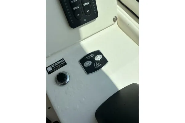 Wellcraft 340 Coastal image