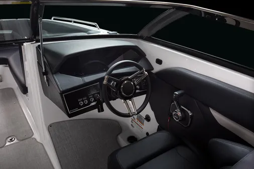 Four-winns HD8 image