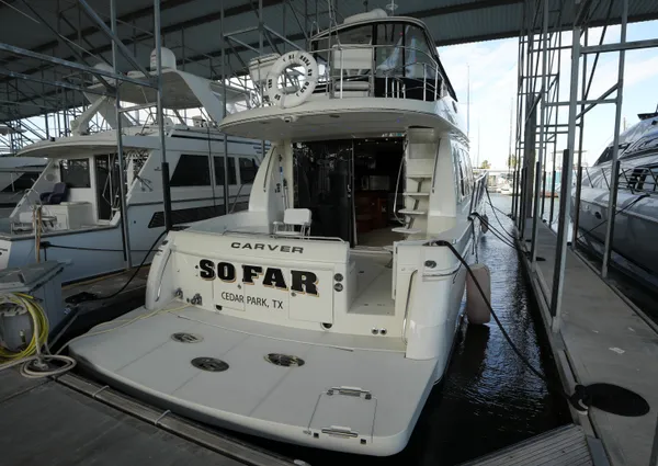 Carver 560 Voyager image