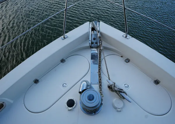 Carver 560 Voyager image