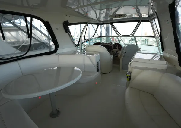 Carver 560 Voyager image