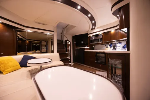 Cruisers Yachts 540 Sports Coupe image