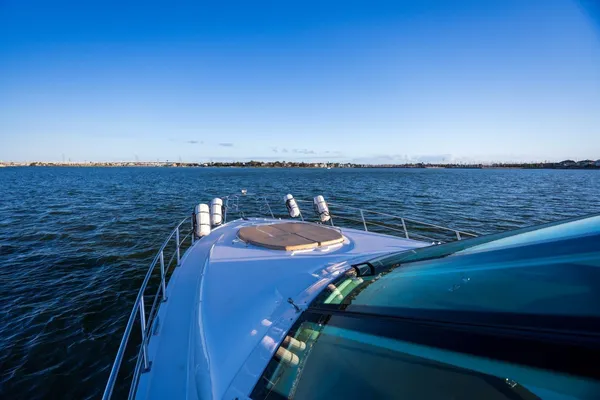 Cruisers Yachts 540 Sports Coupe image