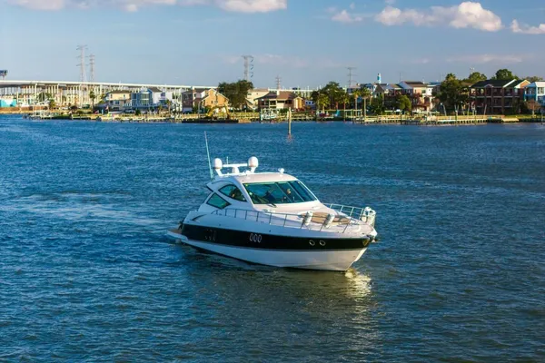 Cruisers Yachts 540 Sports Coupe image