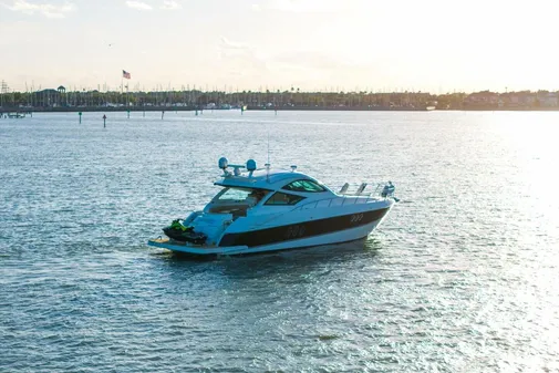 Cruisers Yachts 540 Sports Coupe image