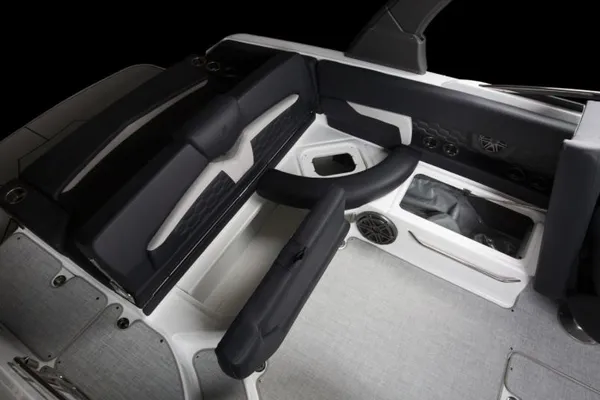 Four-winns HD8-SURF image