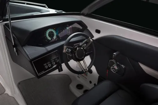 Four-winns HD8-SURF image