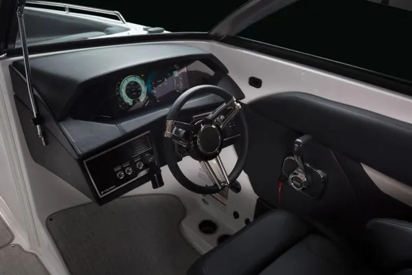 Four-winns HD8-SURF image