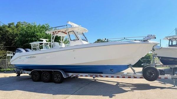 Everglades 325 Center Console