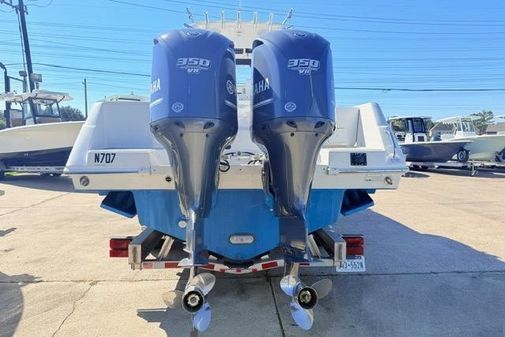 Everglades 325-CENTER-CONSOLE image