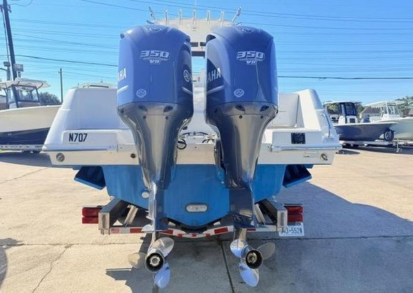 Everglades 325-CENTER-CONSOLE image