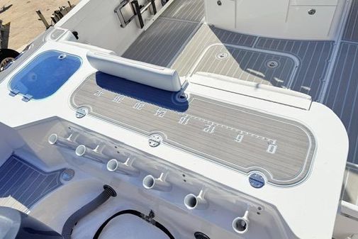 Everglades 325-CENTER-CONSOLE image