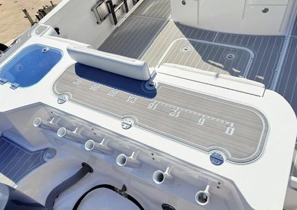 Everglades 325-CENTER-CONSOLE image