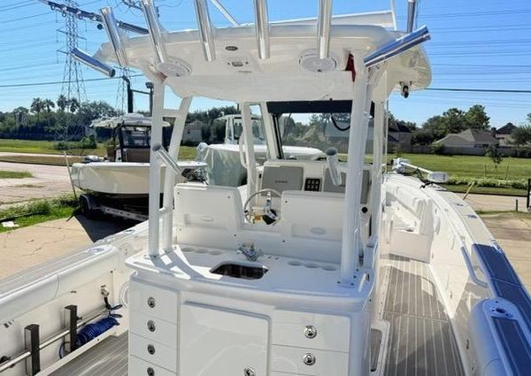 Everglades 325-CENTER-CONSOLE image