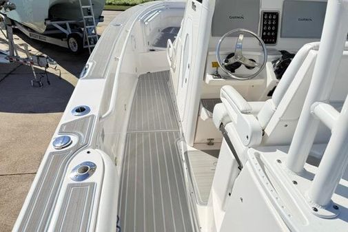 Everglades 325-CENTER-CONSOLE image