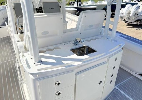 Everglades 325-CENTER-CONSOLE image