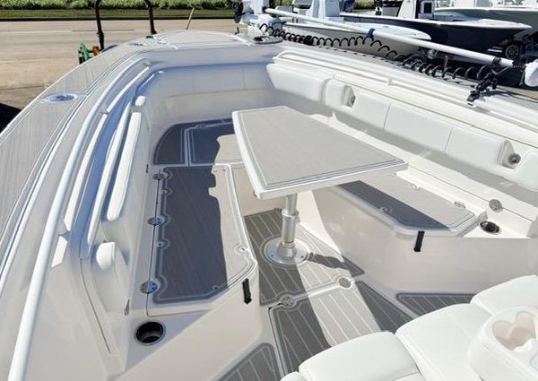 Everglades 325-CENTER-CONSOLE image