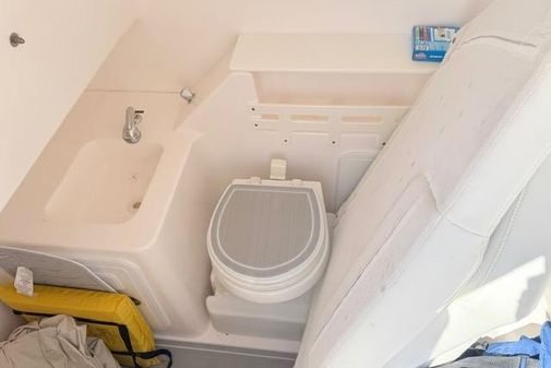 Everglades 325-CENTER-CONSOLE image