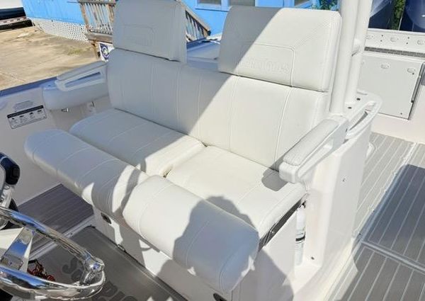 Everglades 325-CENTER-CONSOLE image