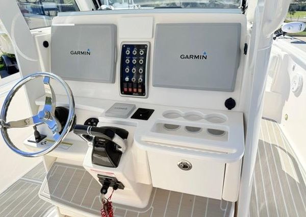Everglades 325-CENTER-CONSOLE image