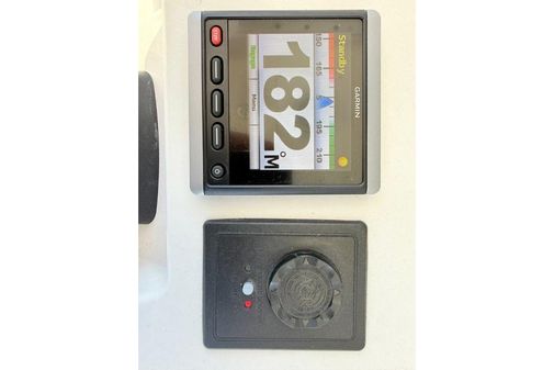 Everglades 325-CENTER-CONSOLE image