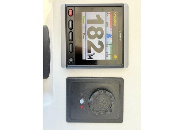 Everglades 325-CENTER-CONSOLE image